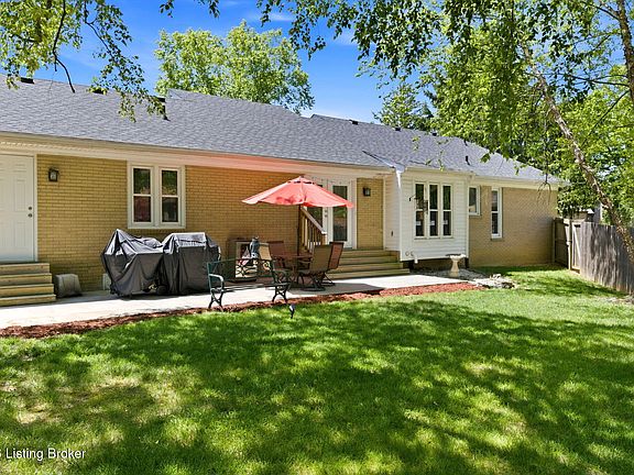 5th image of 4409 Green Pine Dr