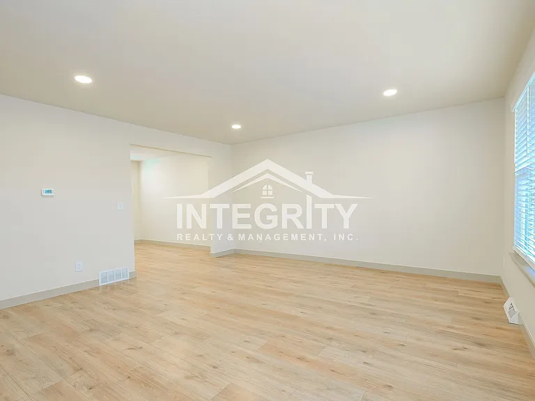 6475 W Kingsley Ave — Photo 11