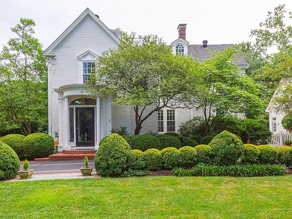2nd image of 716 Floral Ave