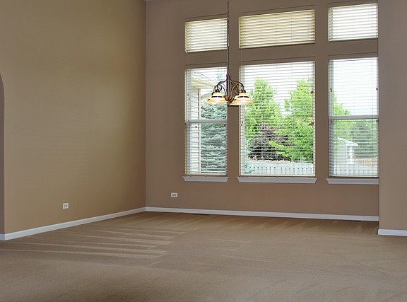 5th image of 1710 Newport Ln