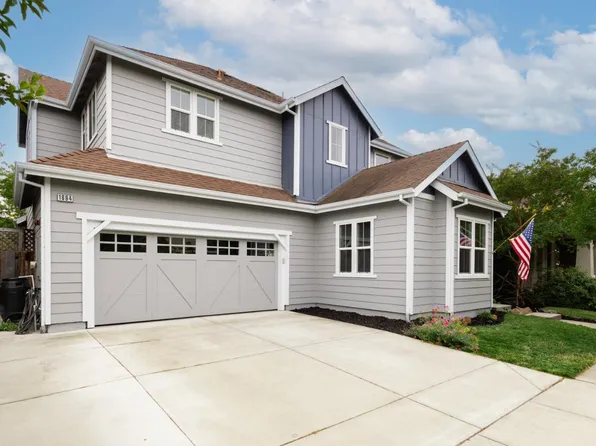 1694 Southridge Dr, Petaluma, CA 94954