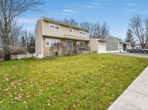 191 Clover Hill Dr, Mount Olive Twp., NJ 07836