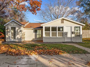115 E Savidge St, Spring Lake, MI 49456