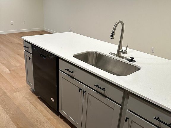 5th image of 1021 E Blackfeet Dr #2