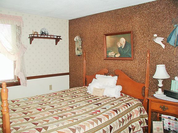 LLevel Bedroom