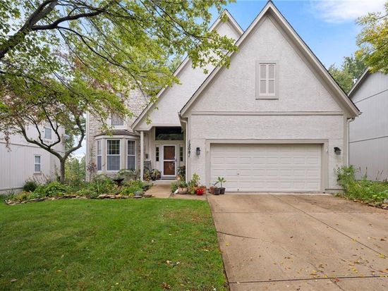 12081 S Summit St, Olathe, KS 66062