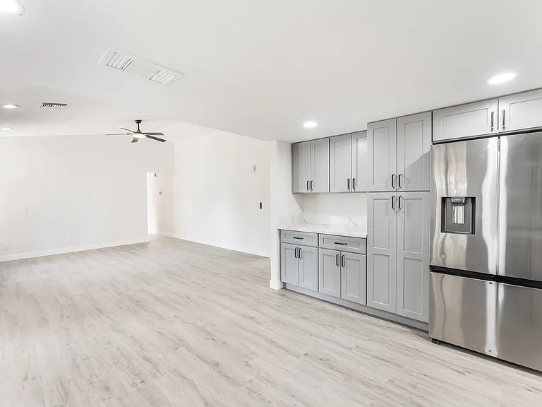 2108 Reynolds Ave — Photo 19