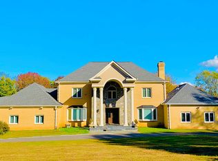 509 Arnon Meadow Rd, Great Falls, VA 22066