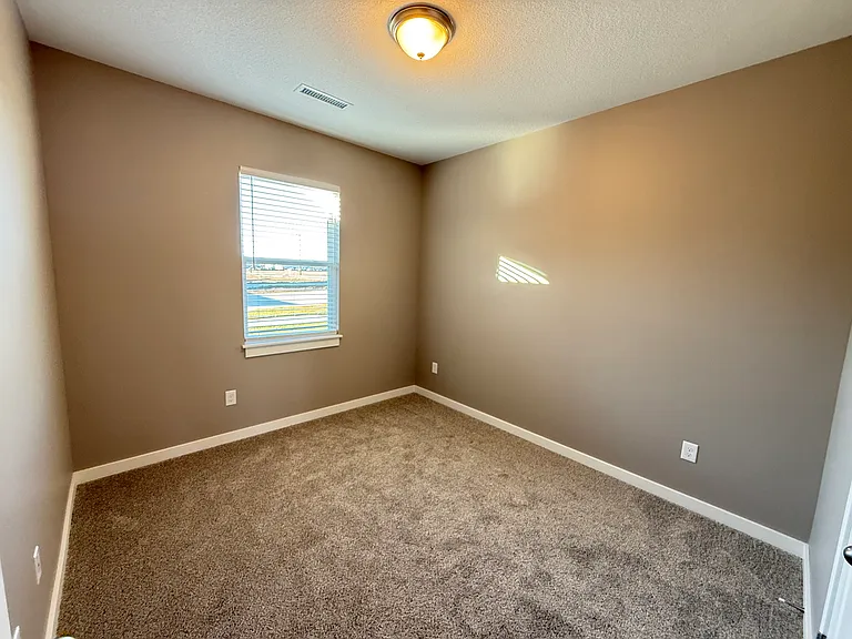 2630 N Liberty Ln #F — Photo 15