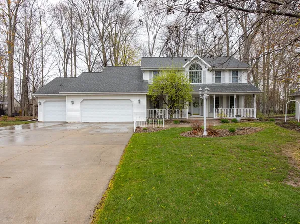 W5940 Moonflower Dr, Appleton, WI 54915