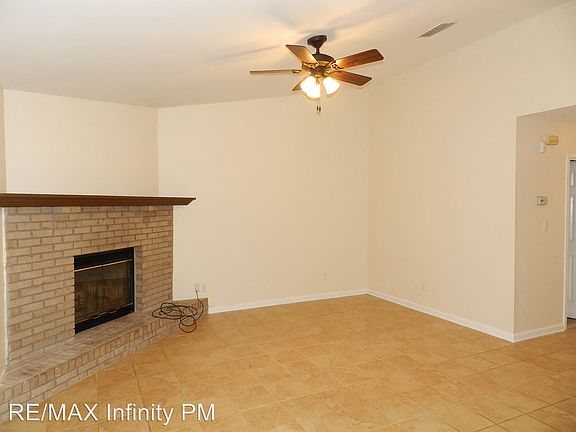 3rd image of 4416 Amberwood Cir