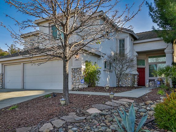 2nd image of 608 Fisher Cir