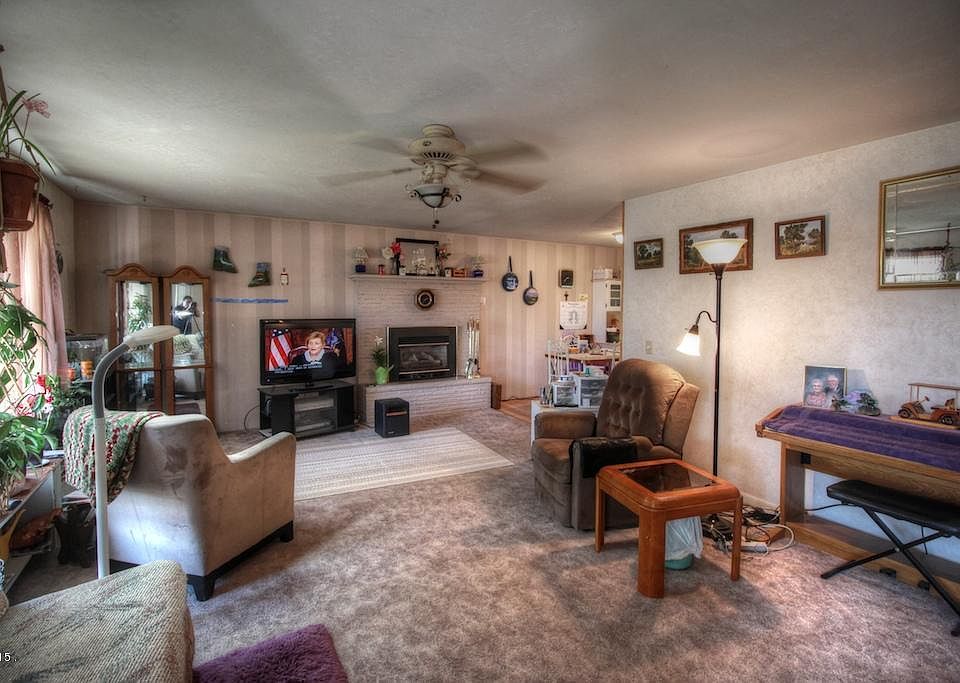 1st image of 221 Forest Dr