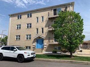 7859 W Addison St APT 3, Chicago, IL 60634