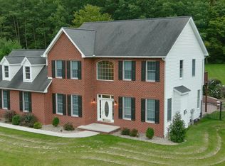 513 Clearview Dr, Hollidaysburg, PA 16648