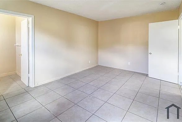 1750 SW 70th Way — Photo 9