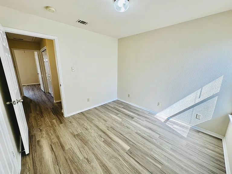 8814 Schick Rd — Photo 20