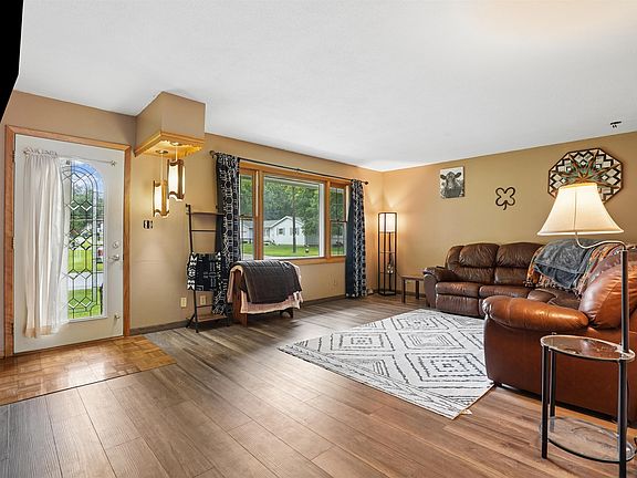 3rd image of 519 5th Ave NE