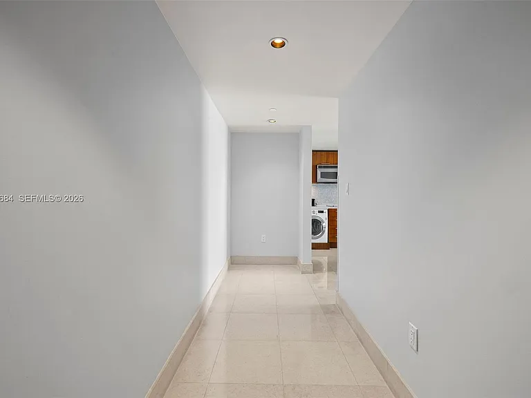 6801 Collins Ave #417 — Photo 29