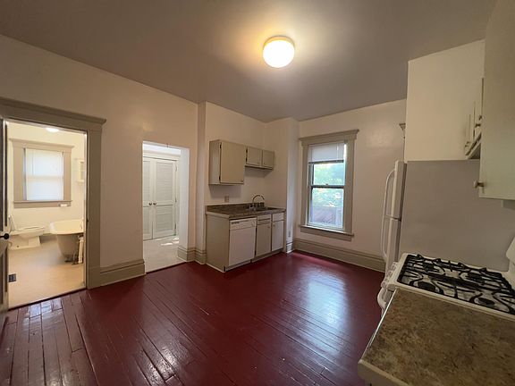 4th image of 336 W 5th Ave