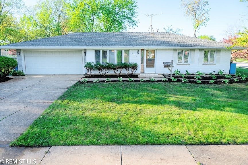 1st image of 828 Santuit Ct