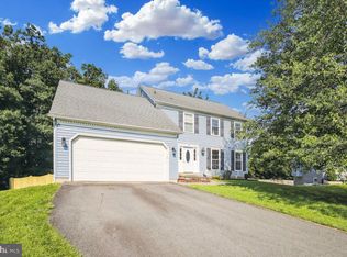 1497 Oak Trail Ct, Herndon, VA 20170