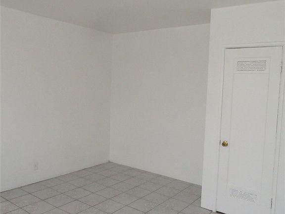 4th image of 6127 West Blvd