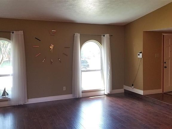 5th image of 444 Woodway Dr