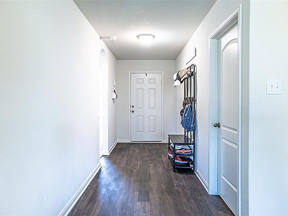 5th image of 1427 Barrel Dr