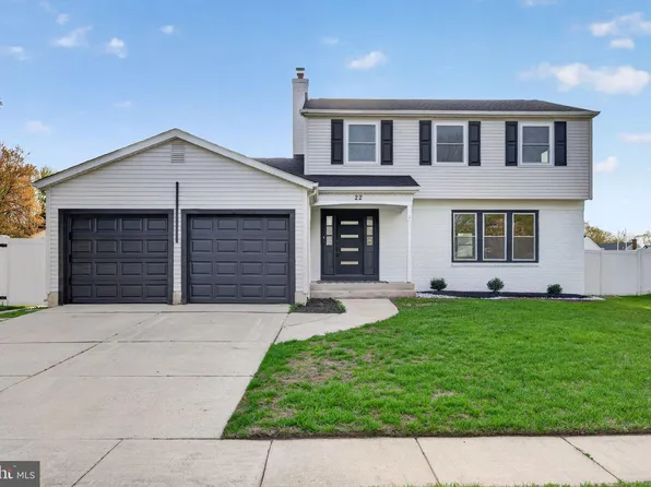 22 Willow Ridge Rd, Marlton, NJ 08053