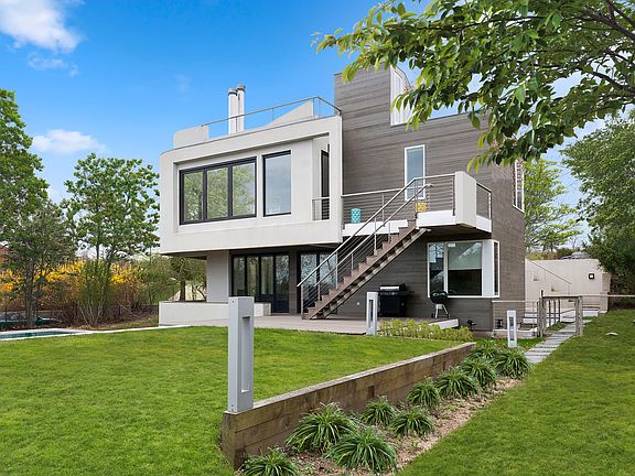 3rd image of 18 N Ferndale Place