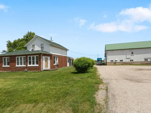 39525 N Delany Rd, Wadsworth, IL 60083