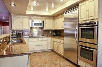 4th image of 2121 Belmont Ln