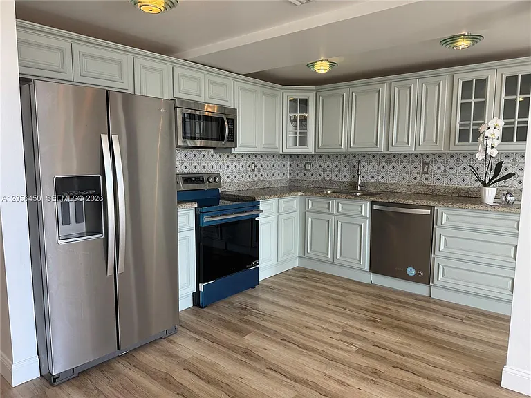 3000 NE 188th St #707 — Photo 14