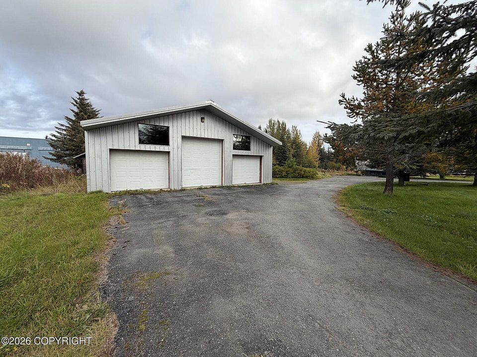 1st image of 65400 Nikolaevsk Rd