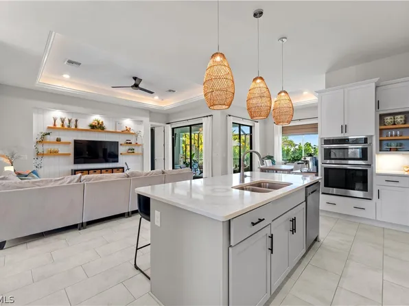 427 NW 37th Ave, Cape Coral, FL 33993