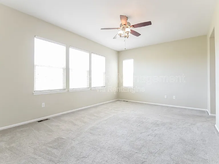 1969 Fairway Pointe Dr — Photo 37