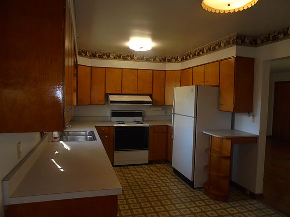 5th image of 810 Sunset Dr