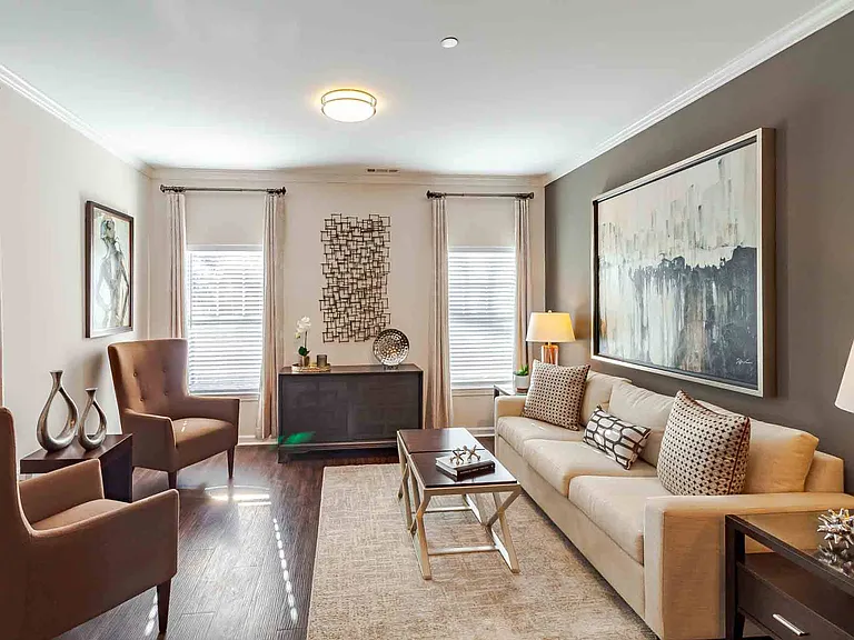 Edgewood Apartments — Photo 39
