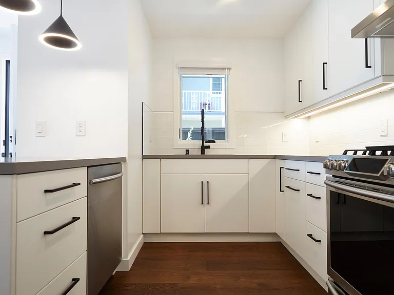 321 Rose Ave #1 — Photo 10