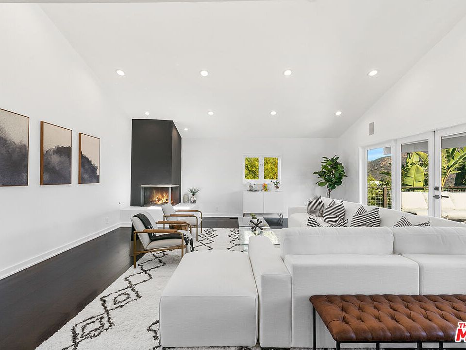 1st image of 3378 Charleston Way