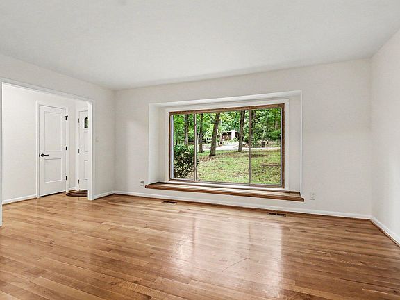 3rd image of 108 Highland Dr