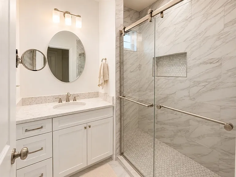 466-468 Medford St #2 — Photo 15
