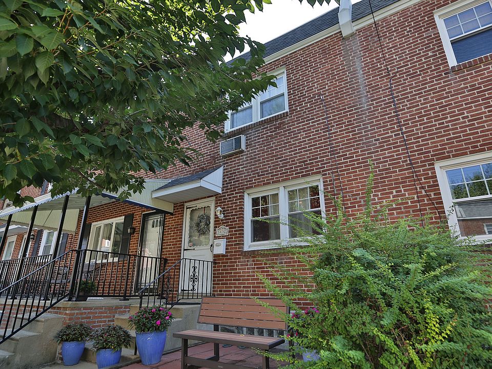 1st image of 3432 Ainslie St