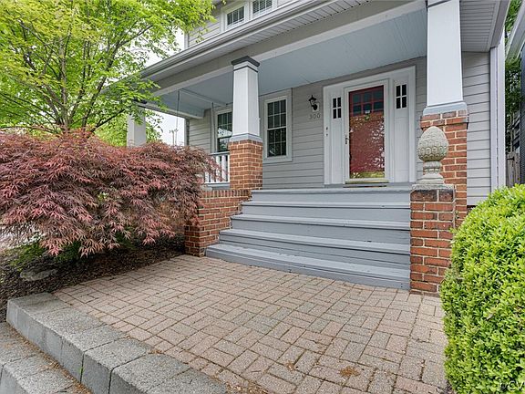 2nd image of 300 W 28th St
