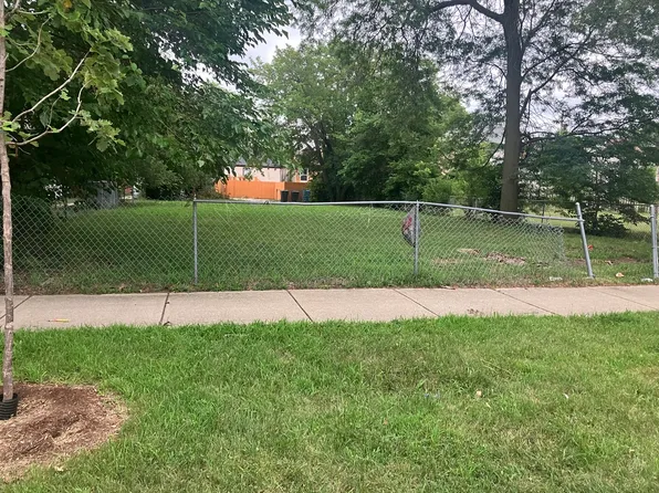 7925 S Coles Ave, Chicago, IL 60617