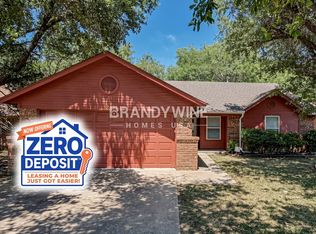 5233 Hill Ridge Dr, Fort Worth, TX 76135