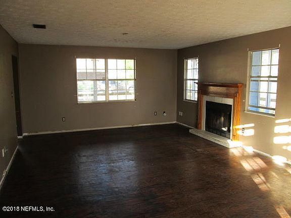 5th image of 145 Velvet Dr