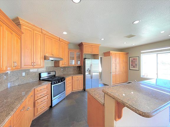 2nd image of 18553 Stonegate Ln