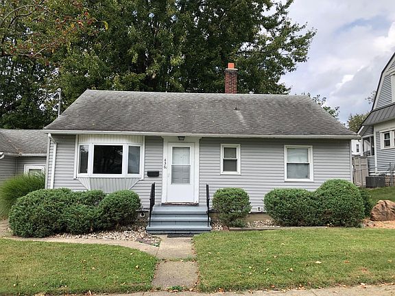 2nd image of 436 Pleasant St